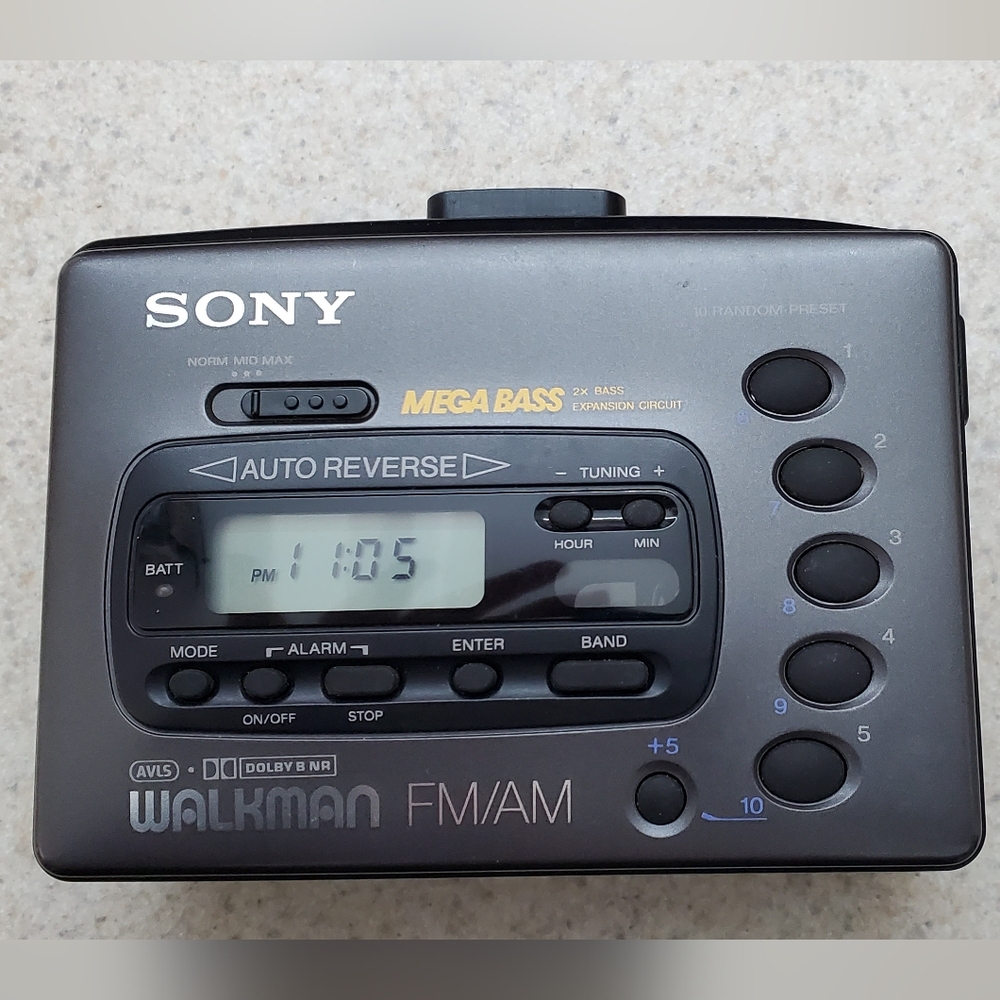 Sony Walkman WM-FX45 Mega Bass 2X Expansion Circuit Digital FM/AM/Clock Cassette